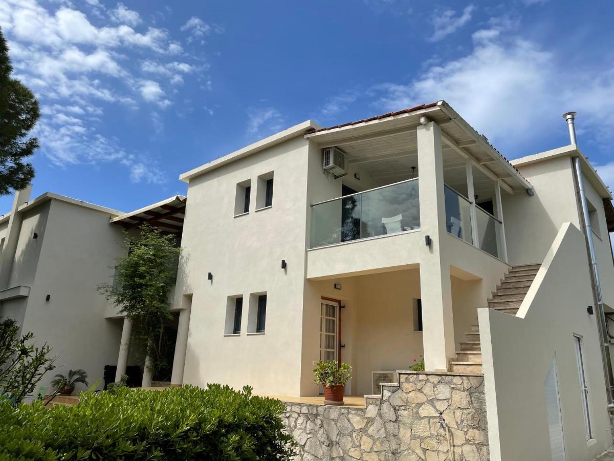 Andromahi Apartments & Suite ลากานาส ภายนอก รูปภาพ
