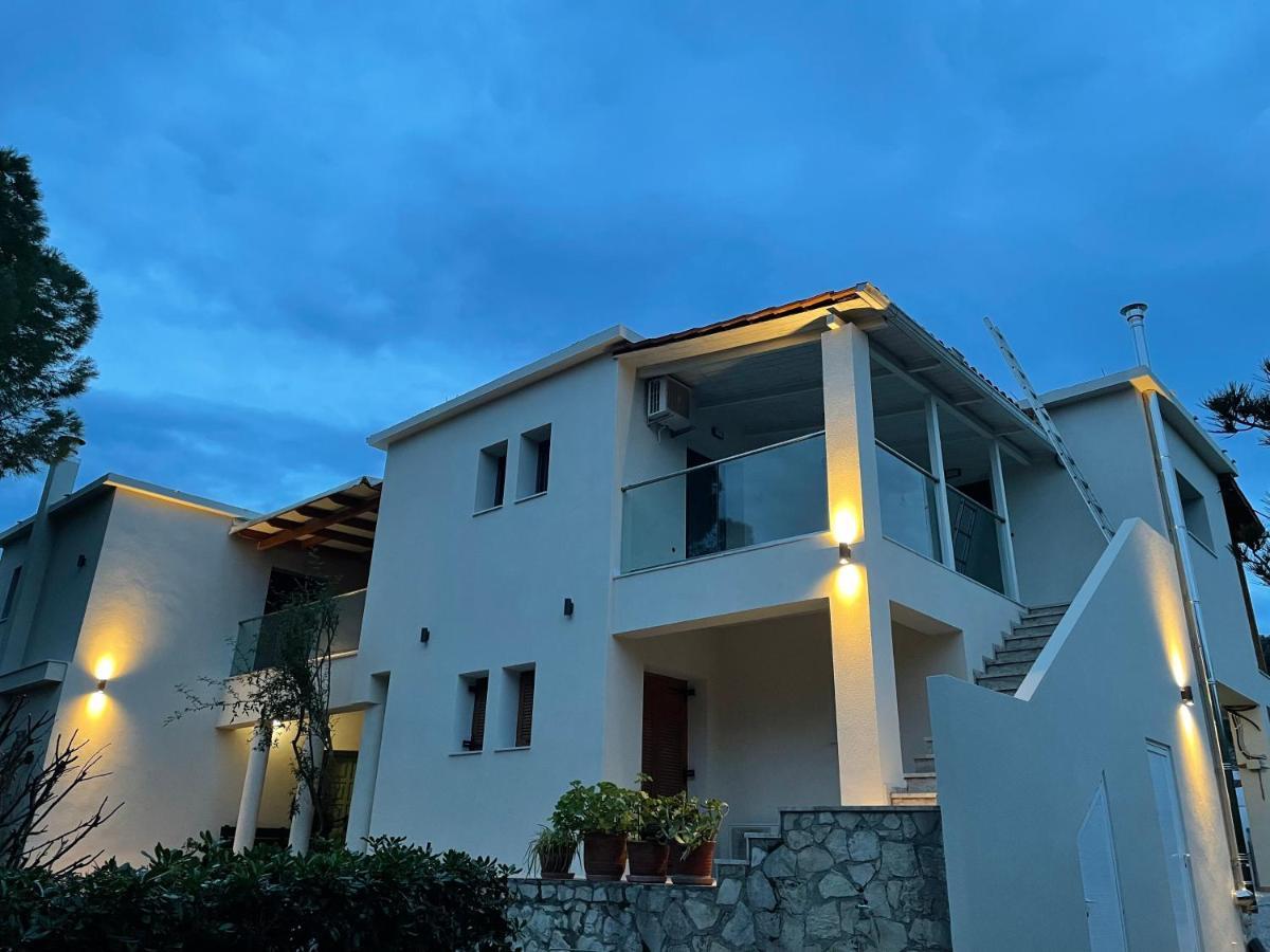 Andromahi Apartments & Suite ลากานาส ภายนอก รูปภาพ