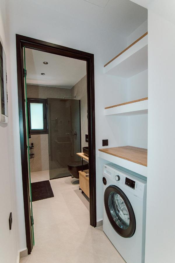 Andromahi Apartments & Suite ลากานาส ภายนอก รูปภาพ