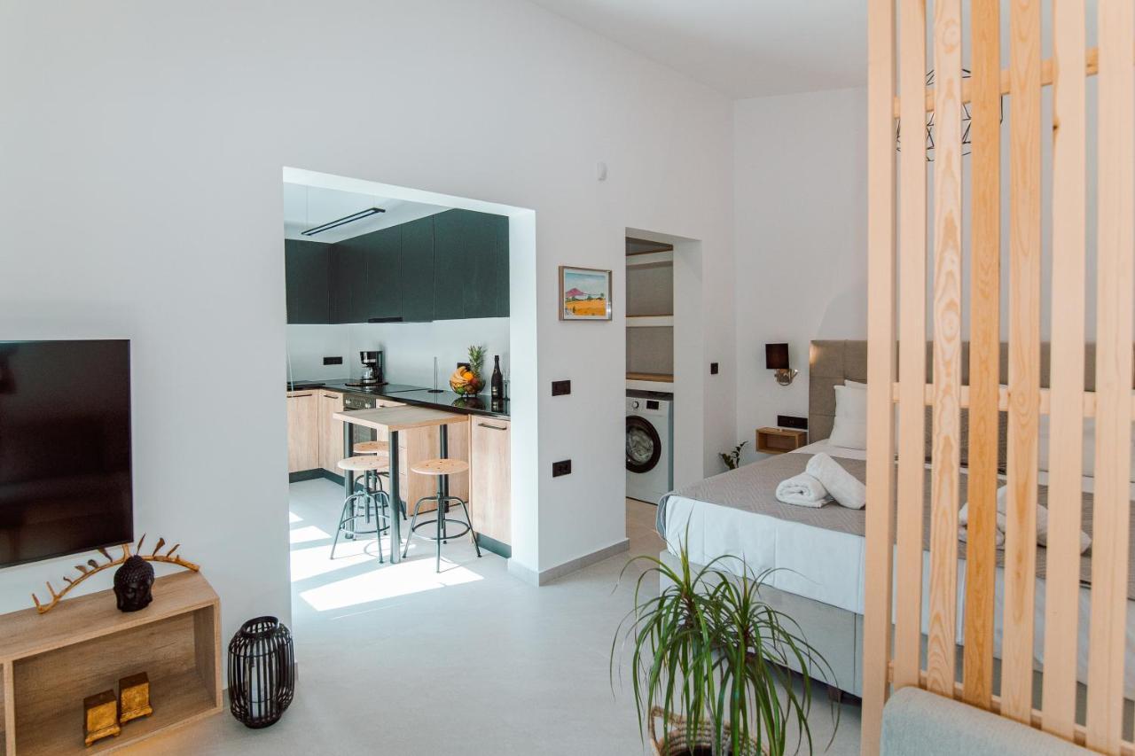 Andromahi Apartments & Suite ลากานาส ภายนอก รูปภาพ