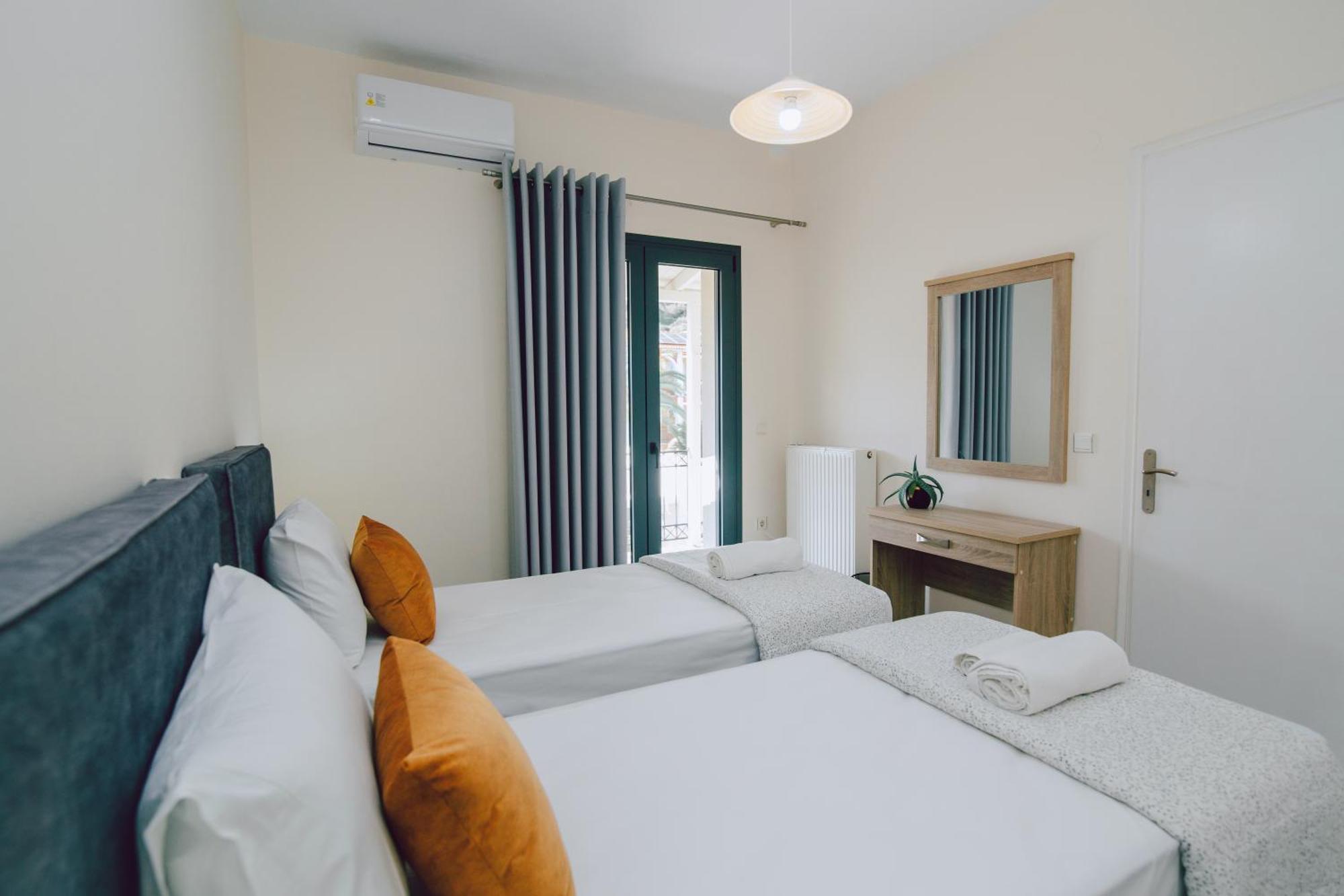 Andromahi Apartments & Suite ลากานาส ภายนอก รูปภาพ
