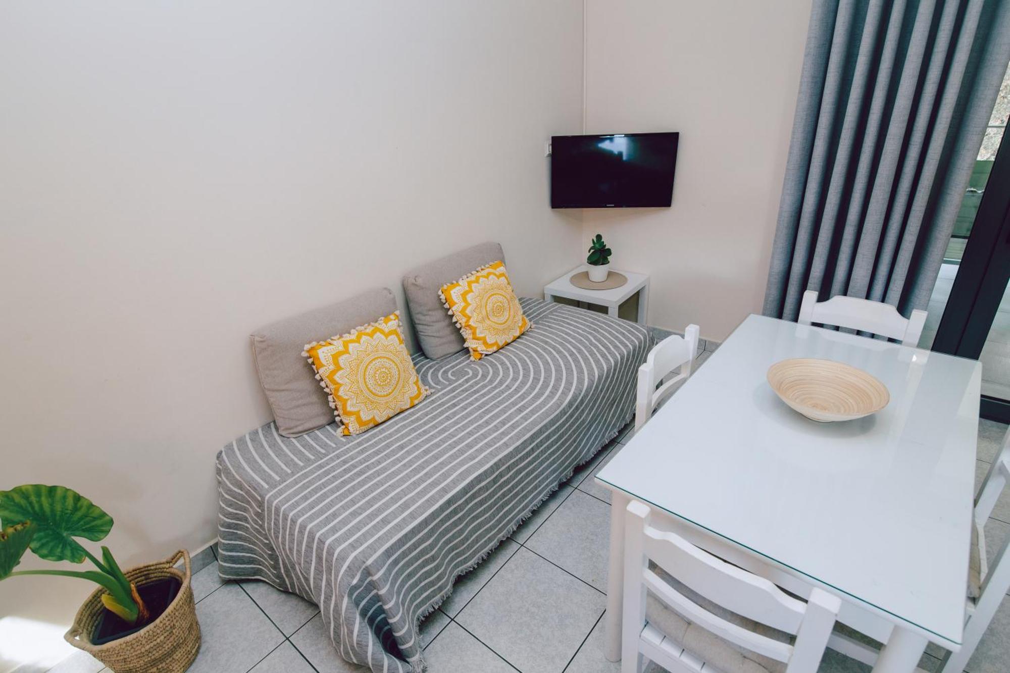 Andromahi Apartments & Suite ลากานาส ภายนอก รูปภาพ