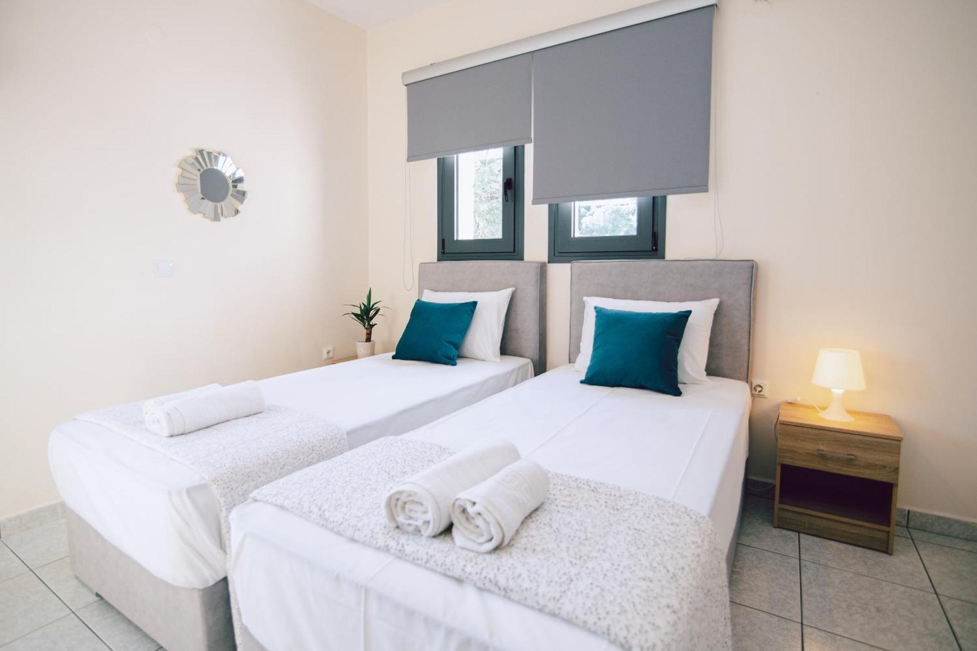 Andromahi Apartments & Suite ลากานาส ภายนอก รูปภาพ